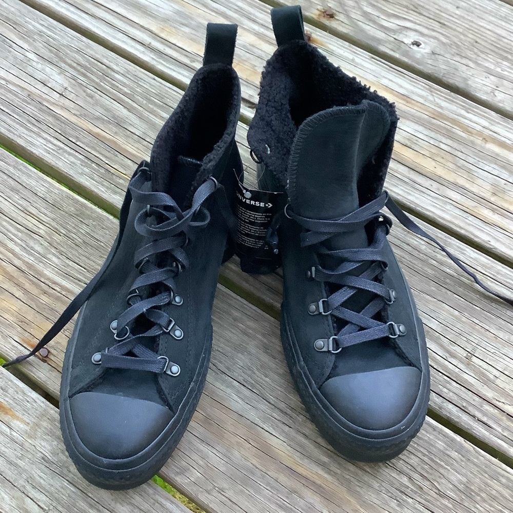 Warm comfy LEATHER CONVERSE sneakers 🖤🖤